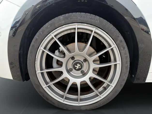 PEUGEOT 208 1.2 PureTech 130 GT Pack