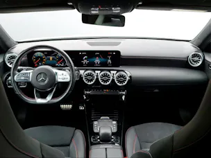 MERCEDES-BENZ A-Klasse W177 A 200 AMG Line 4m