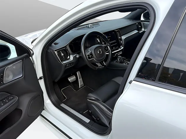 VOLVO V60 2.0 T8 TE R-Design eAWD