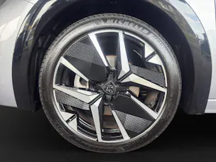 PEUGEOT 208 1.2 Hybrid 145 GT