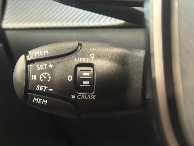 PEUGEOT 208 1.2 Hybrid 145 GT