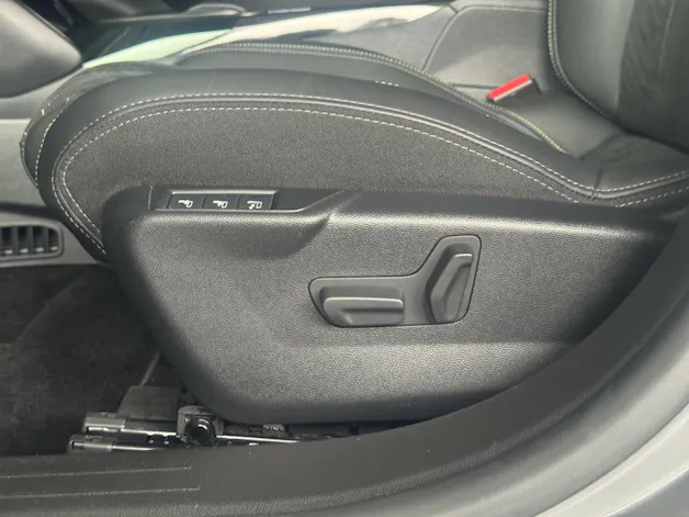 PEUGEOT 208 1.2 Hybrid 145 GT