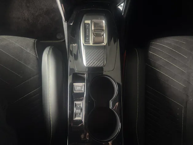 PEUGEOT 208 1.2 Hybrid 145 GT