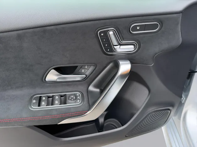 MERCEDES-BENZ A-Klasse W177 A 200 Night Star AMG Line