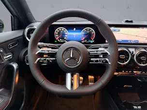 MERCEDES-BENZ A-Klasse W177 A 200 Night Star AMG Line
