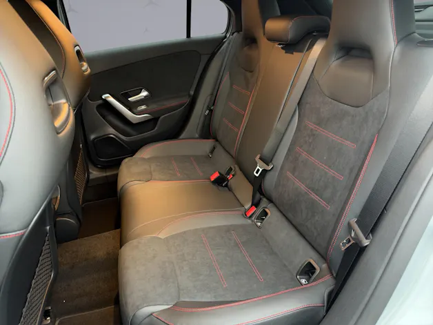MERCEDES-BENZ A-Klasse W177 A 200 Night Star AMG Line