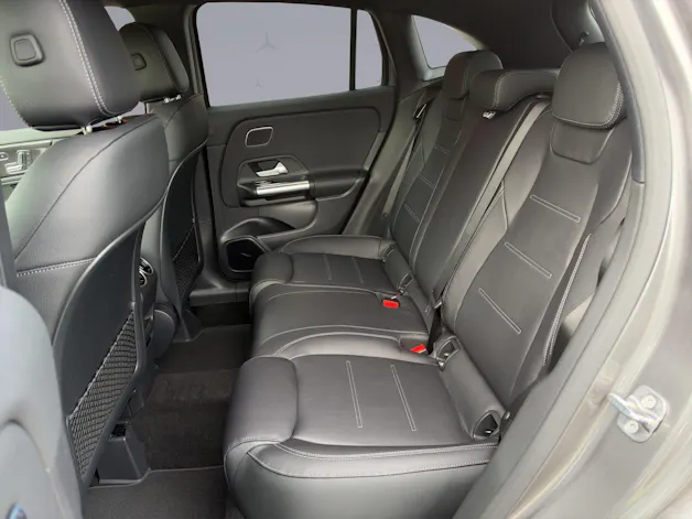 MERCEDES-BENZ GLA-Klasse H247 GLA 250 Swiss Star AMG Line 4matic