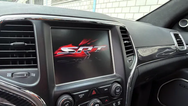 JEEP GRAND CHEROKEE SRT8 6.4-V8