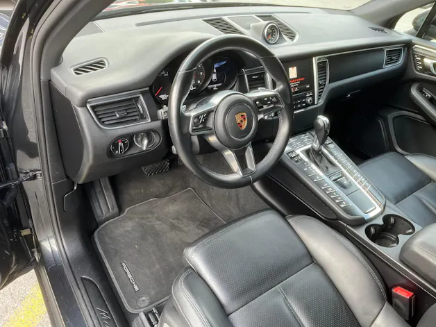 PORSCHE Macan 2.0