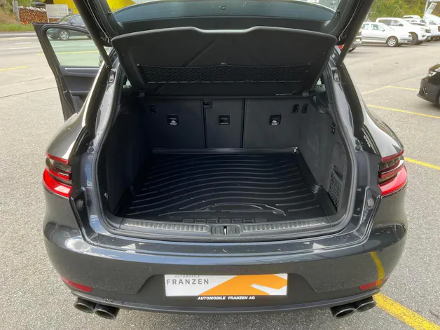 PORSCHE Macan 2.0