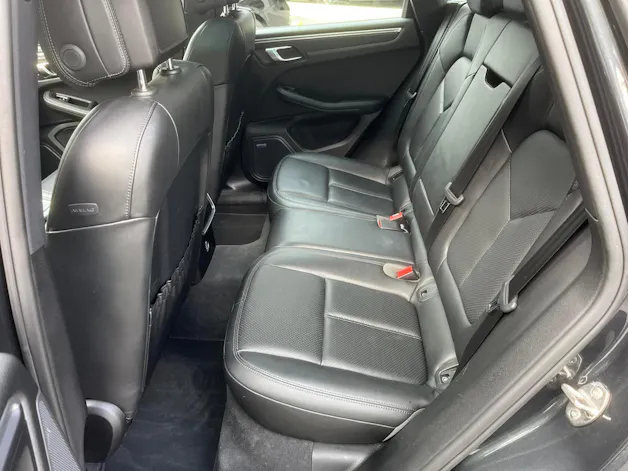 PORSCHE Macan 2.0
