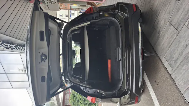 NISSAN X-Trail 2.0 dCi Tekna 4x4 7 Plätzer
