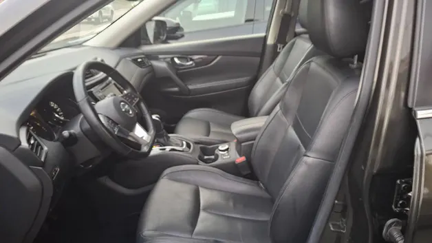 NISSAN X-Trail 2.0 dCi Tekna 4x4 7 Plätzer