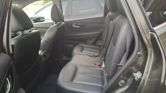 NISSAN X-Trail 2.0 dCi Tekna 4x4 7 Plätzer