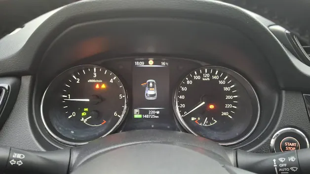 NISSAN X-Trail 2.0 dCi Tekna 4x4 7 Plätzer
