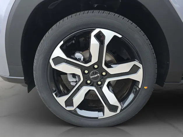 KGM Torres EVX Titanium