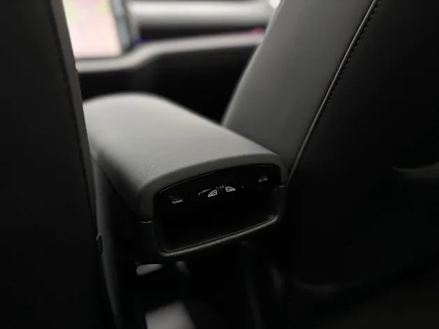 VOLVO EX30 P8 Ultra XCENTRIC Black Edition AWD