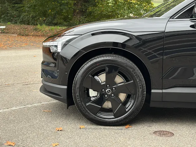 VOLVO EX30 P8 Ultra XCENTRIC Black Edition AWD