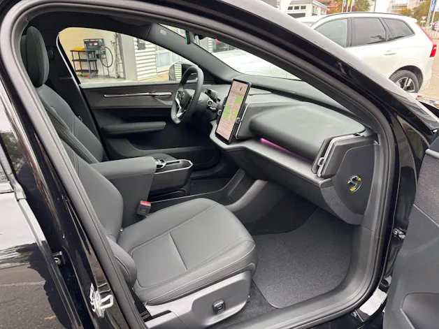 VOLVO EX30 P8 Ultra XCENTRIC Black Edition AWD