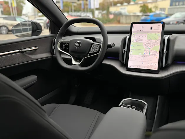 VOLVO EX30 P8 Ultra XCENTRIC Black Edition AWD