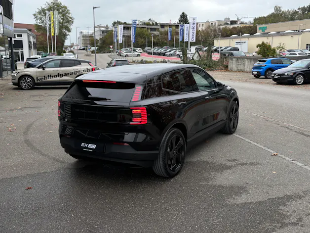 VOLVO EX30 P8 Ultra XCENTRIC Black Edition AWD