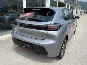 PEUGEOT 208 1.2 Active Pack EAT8
