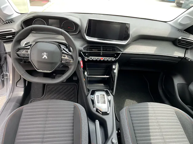 PEUGEOT 208 1.2 Active Pack EAT8