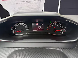 PEUGEOT 208 1.2 Active Pack EAT8