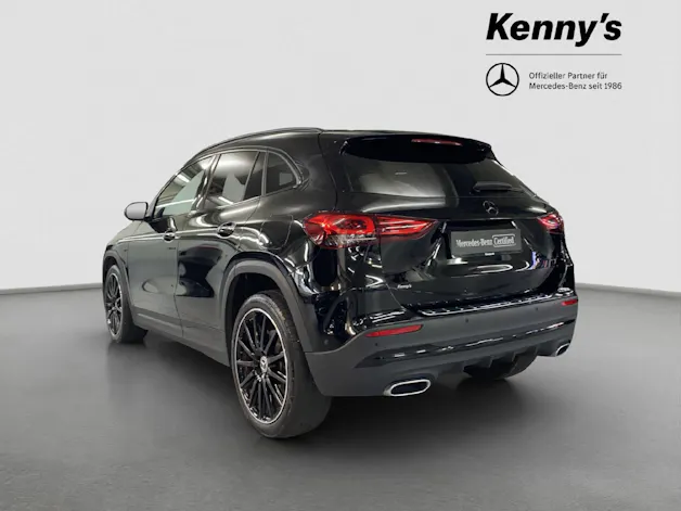 MERCEDES-BENZ GLA 250 e AMG Line