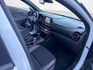 HYUNDAI Kona 1.6 T-GDi Amplia 4WD DCT