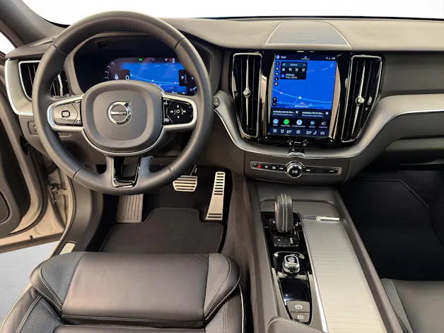 VOLVO XC60 2.0 R-Design AWD