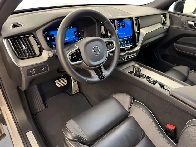 VOLVO XC60 2.0 R-Design AWD