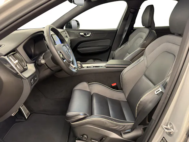 VOLVO XC60 2.0 R-Design AWD