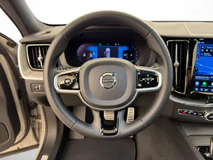 VOLVO XC60 2.0 R-Design AWD