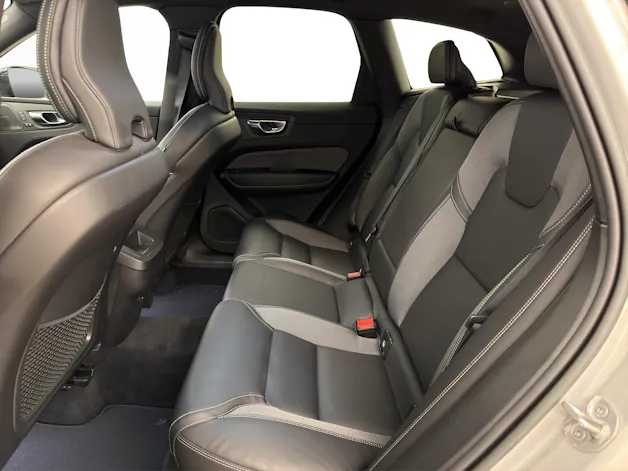 VOLVO XC60 2.0 R-Design AWD