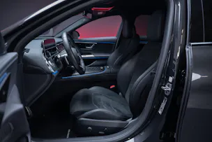 MERCEDES-BENZ E 220 d AMG Line 4matic / 360°Kamera / Ambientebeleuchtung