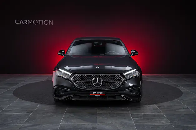 MERCEDES-BENZ E 220 d AMG Line 4matic / 360°Kamera / Ambientebeleuchtung