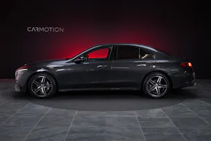 MERCEDES-BENZ E 220 d AMG Line 4matic / 360°Kamera / Ambientebeleuchtung