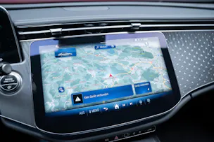MERCEDES-BENZ E 220 d AMG Line 4matic / 360°Kamera / Ambientebeleuchtung