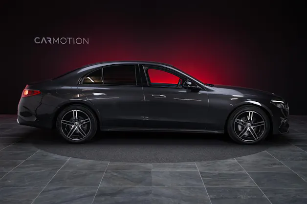 MERCEDES-BENZ E 220 d AMG Line 4matic / 360°Kamera / Ambientebeleuchtung