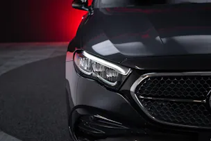MERCEDES-BENZ E 220 d AMG Line 4matic / 360°Kamera / Ambientebeleuchtung