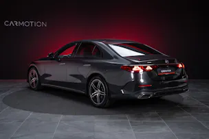 MERCEDES-BENZ E 220 d AMG Line 4matic / 360°Kamera / Ambientebeleuchtung