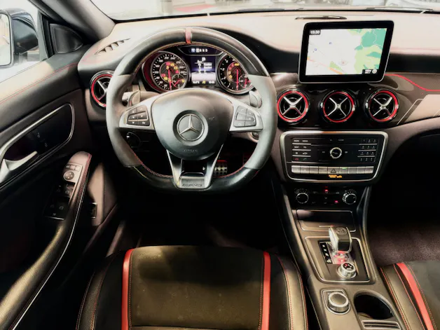 MERCEDES-BENZ CLA 45 AMG 4Matic Speedshift