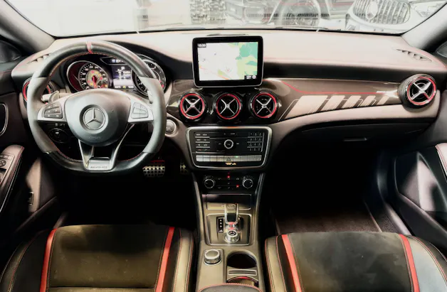 MERCEDES-BENZ CLA 45 AMG 4Matic Speedshift