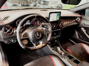 MERCEDES-BENZ CLA 45 AMG 4Matic Speedshift