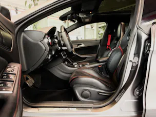 MERCEDES-BENZ CLA 45 AMG 4Matic Speedshift
