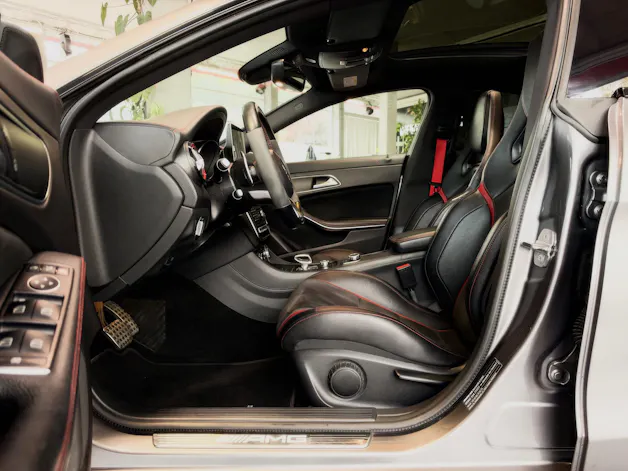 MERCEDES-BENZ CLA 45 AMG 4Matic Speedshift