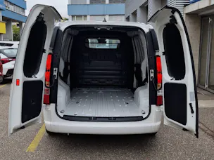 HYUNDAI Staria Cargo 84 kWh Amplia