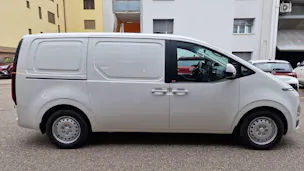 HYUNDAI Staria Cargo 84 kWh Amplia