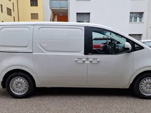 HYUNDAI Staria Cargo 84 kWh Amplia